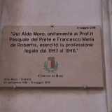 ...in questo periodo conobbe Pasquale Del Prete, con il quale nel 1943 fond� �La Rassegna�. I due tra il 1943 e il 1946 collaborarono anche in campo legale, esercitando la professione di avvocato assieme a Francesco Maria De Robertis...